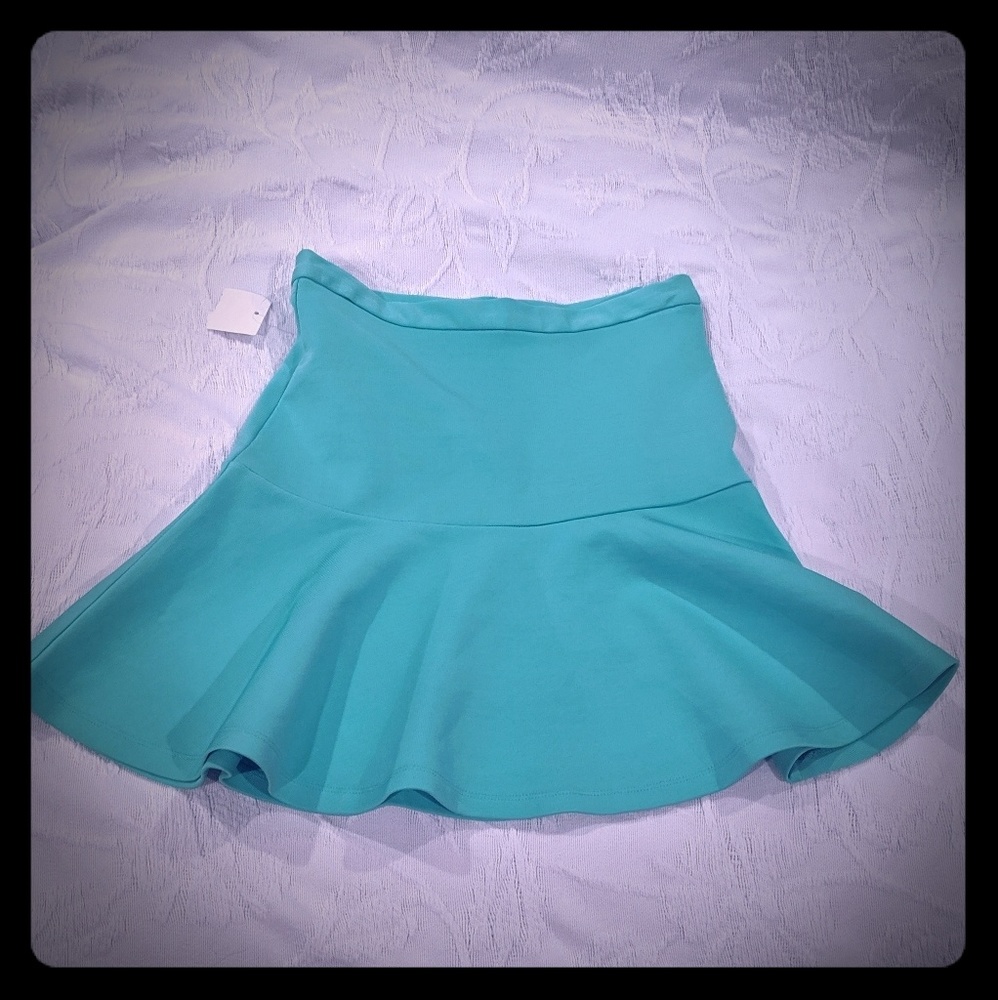 Mini Skirt, Devlin size small